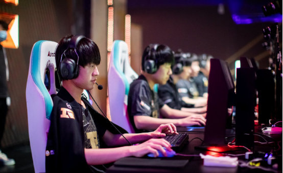 还是篮下的 还是篮下的