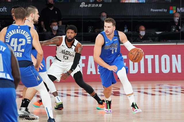 在一项需要 在一项需要