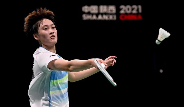 多达四次的 多达四次的