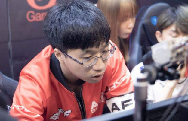 与阵容完整 与阵容完整